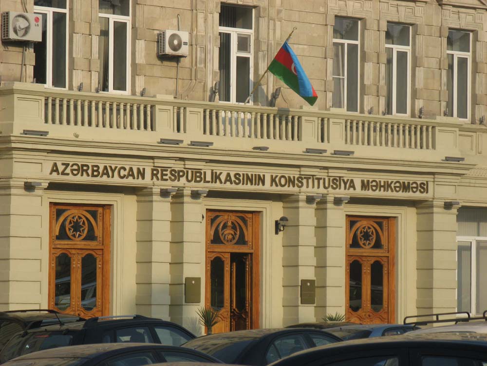 Constitutional_Court_of_the_Respublic_of_Azerbaijan_-_panoramio.jpg